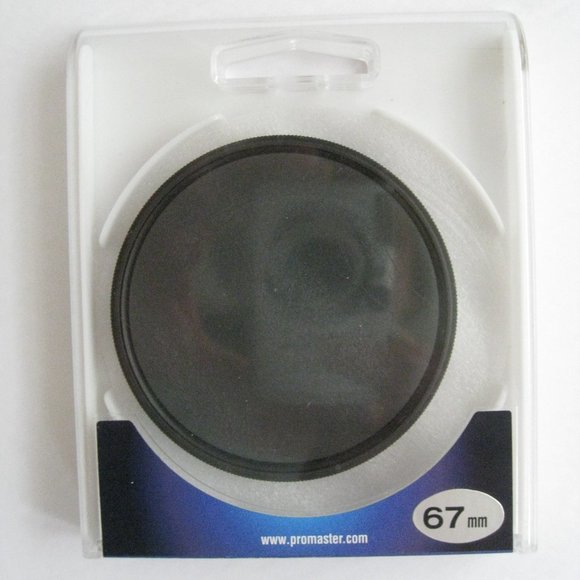 Promaster Digital Circular Polarizing Filter - 67mm Made in Japan in Case - Picture 1 of 10